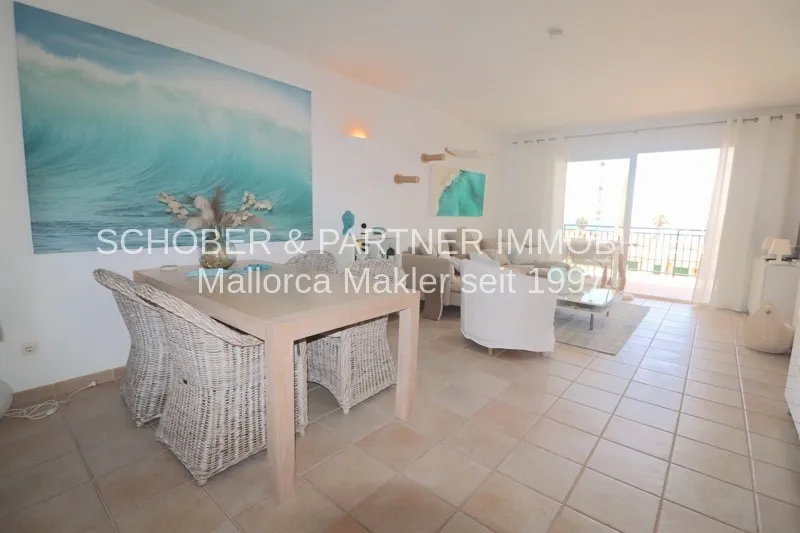 Modern apartment with 2 bedrooms and sea views — photo 8