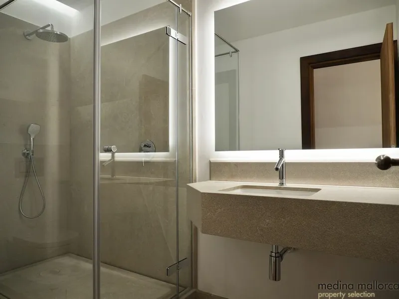Luxury duplex apartment in a historic building in Palma — photo 7