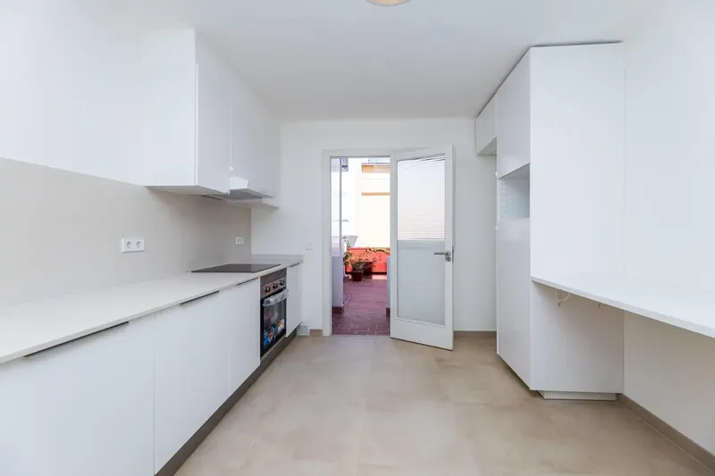 Spacious renovated flat of 124 m2 built, located in Son Espanyolet, one of the quietest, most consolidated and sought-after residential areas — photo 11