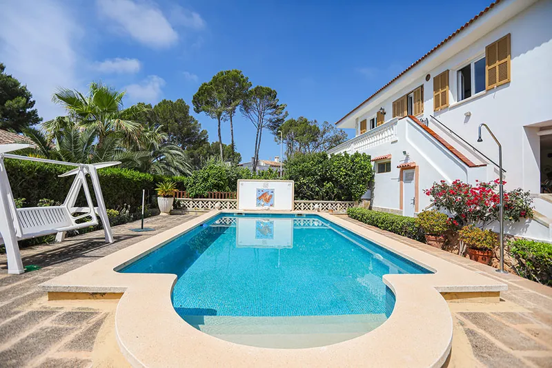 Beautiful villa with garden and pool in an exclusive area of Nova Santa Ponsa Mas — photo 2