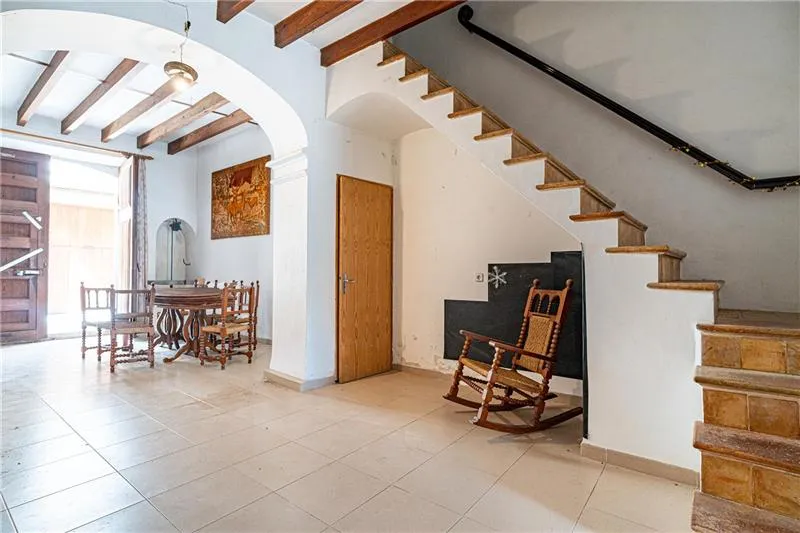 A 526 m² stately home on a plot of approximately 575 m² in the historic centre of Llucmajor — photo 8