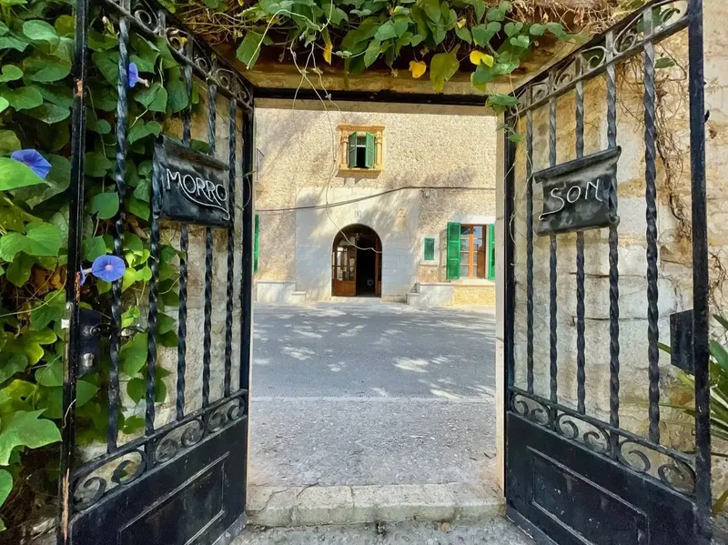 We are pleased to present the most emblematic house in the village of Mancor de la Vall, located in the very center — photo 2