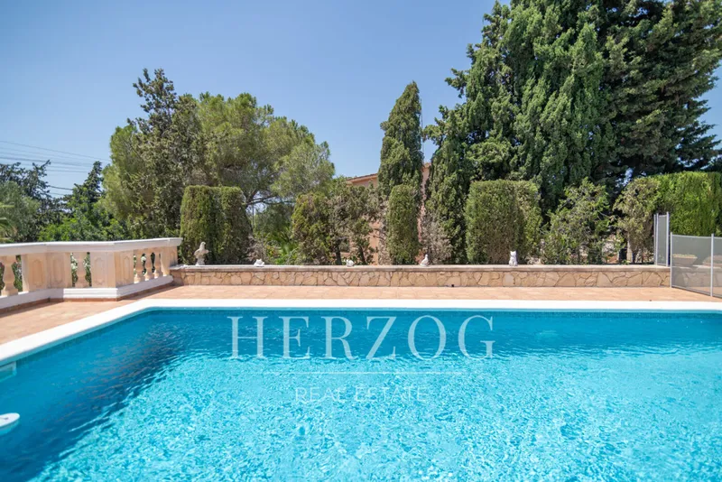 Spacious villa with a private pool and panoramic views in Sa Cabaneta — photo 4