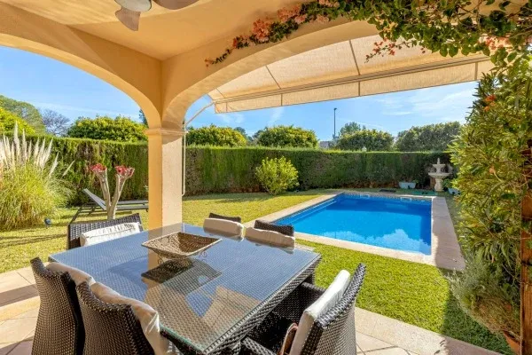 Semi-detached house with partial sea views and lots of privacy — photo 1