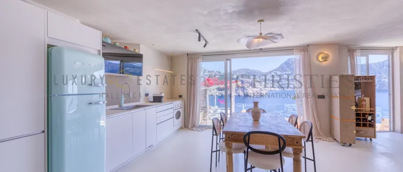 Renovated flat in 1st sea line in Puerto de Andratx — photo 3