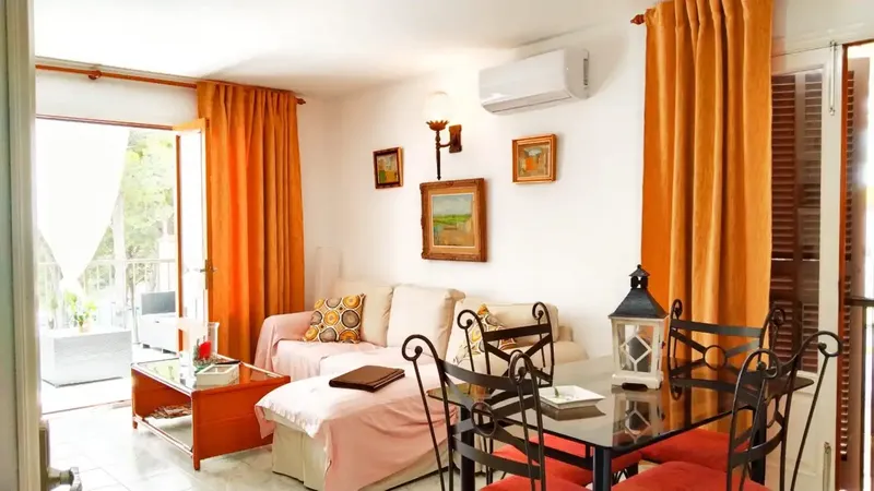 Muy bonito apartamento en el puerto deportivo Club Na&uacute;tico de Santa Ponsa. Este hermoso apartamento tiene aproximadamente 70 m2 de su — photo 3