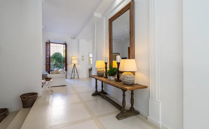 Exceptional townhouse with swimming pool and parking — photo 10