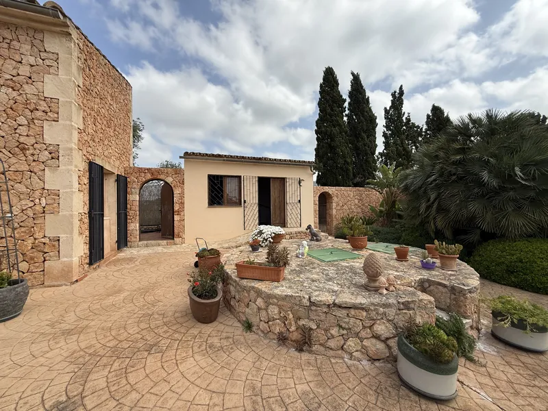Rustic finca with beautiful garden and pool — photo 7