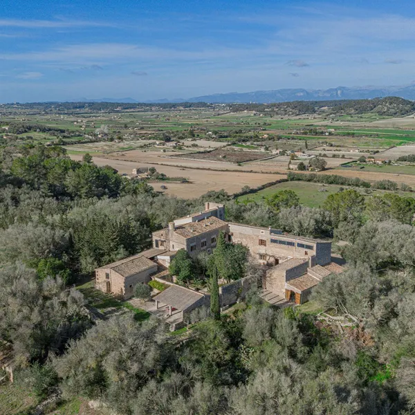 Traditional villa with views — photo 1