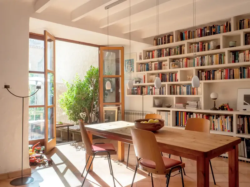 Located in the heart of Fornalutx, this unique terraced house offers a harmonious blend of traditional charm and modern comfort. — photo 4