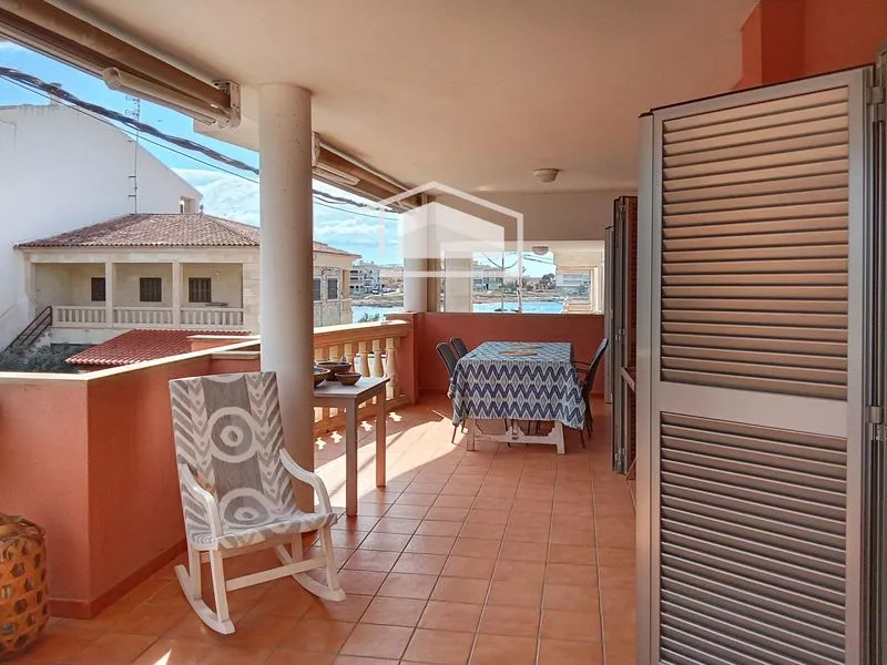 Exclusive apartment with terrace and sea views + parking in Cala Galiota — photo 1