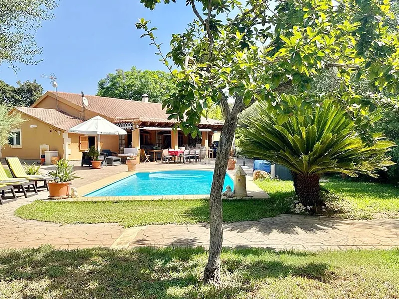 Country house with swim... — photo 1