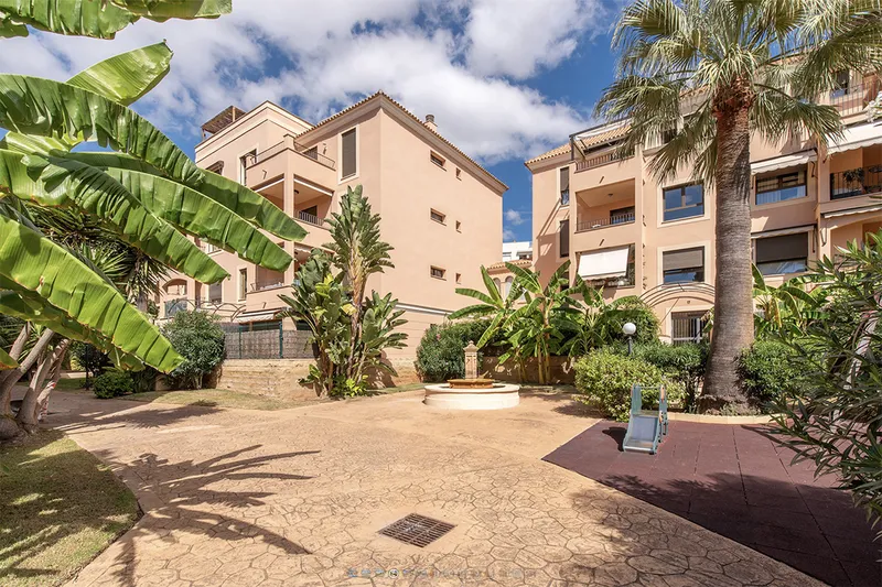 Elegante apartamento con terraza en un exclusivo complejo residencial junto al mar en Portixol, Palma Mas — photo 2