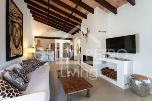 Ref. PRO218 – Traditional, rustic, natural stone finca – carefully modernized – in a sublime location with two separate houses, its own olive plantation and fantastic views of Bonany and Petra — photo 2