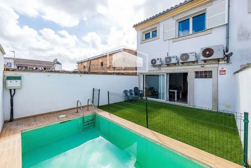 Semi-detached chalet with private pool and garden in Ses Salines — photo 2