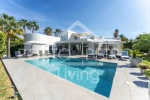 Ref. PRO242 – Elegant villa with spacious open-plan living areas, high-end finishes and large saltwater pool in an exclusive location in Porto Petro, Punta d’es Port — photo 5