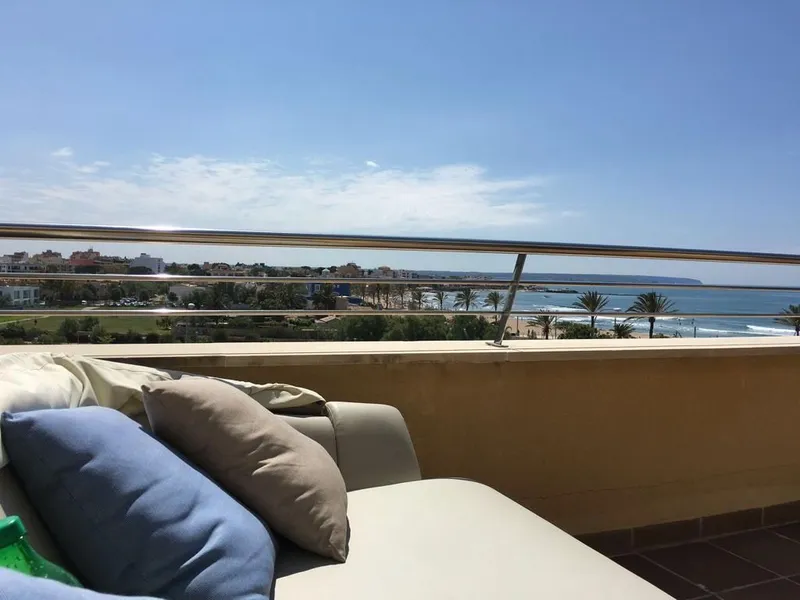 Penthouse apartment with sea views near the promenade — photo 2