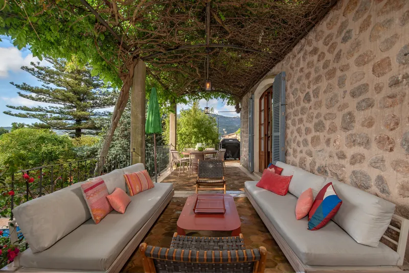 Historic villa in Soller for sale with vacation rental license, modernized with large garden, pool — photo 4