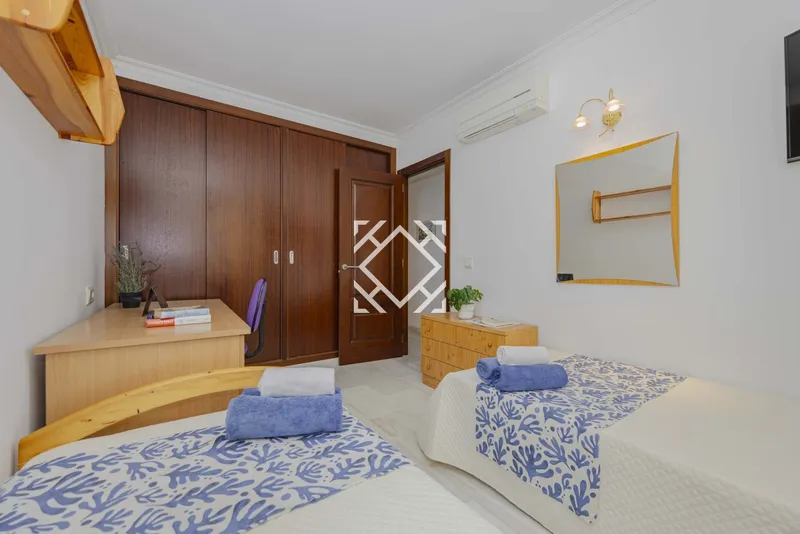 A spacious and bright flat in an exceptional location, for sale in Puerto de Alcudia, Mallorca. — photo 10