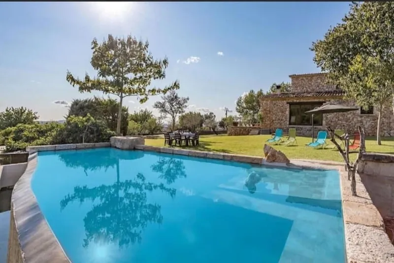 Exclusive stone finca with pool and holiday license in Santa Magdalena - Inca — photo 3