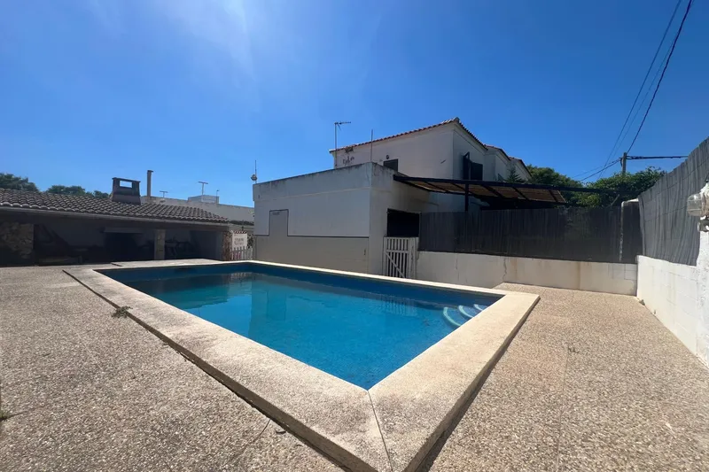 Independent chalet with 400 m² plot a few meters from the sea in Cala Gamba — photo 4