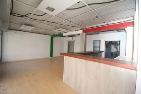 Business Premise - Palma de Mallorca (S'Arenal), Built Surface 75 m², 2 Toilets — photo 3