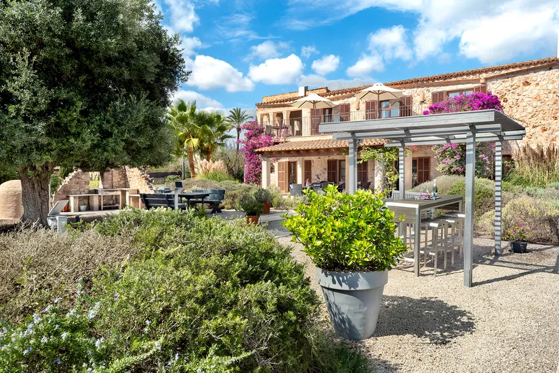Exclusive finca with sea and distant views, generous living space, ETV license and well-kept garden — photo 2