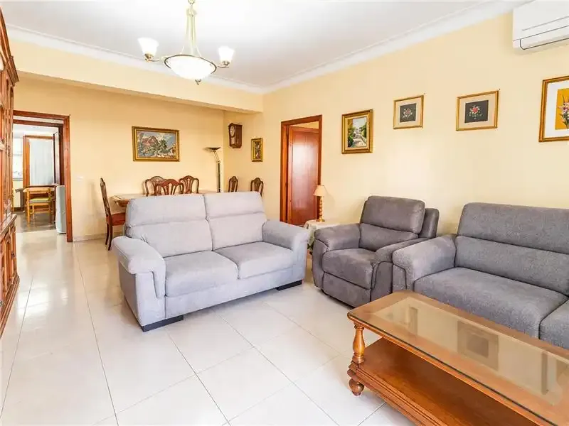 Amplio piso en Son Cotoner, 113m2 con terraza de 18m2 aprox., amplio salón comedor con salida a balcón, cocina amueblada con office, coladur — photo 1