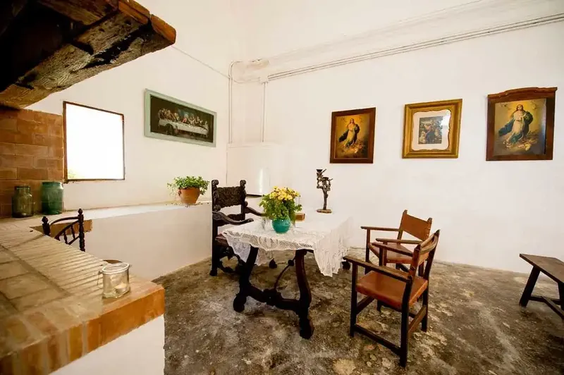 Agroturismo in full operation, with 12 rooms, en-suite bathrooms. Partial oil heating, plus three wood-burning fireplaces. Estate with — photo 5