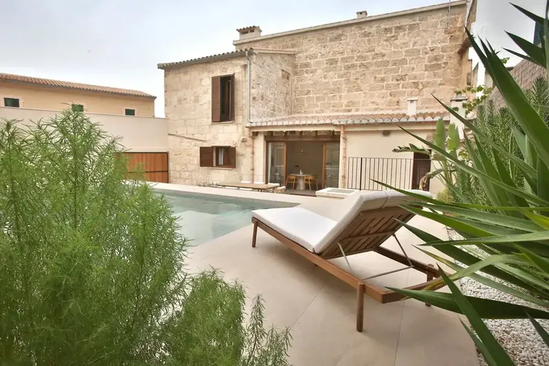 Exquisite 19th-century village house: Luxury renovation near Playa de Muro — photo 9