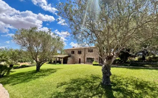 Exquisite relaxing finca located in Porreres – For Rent — photo 1