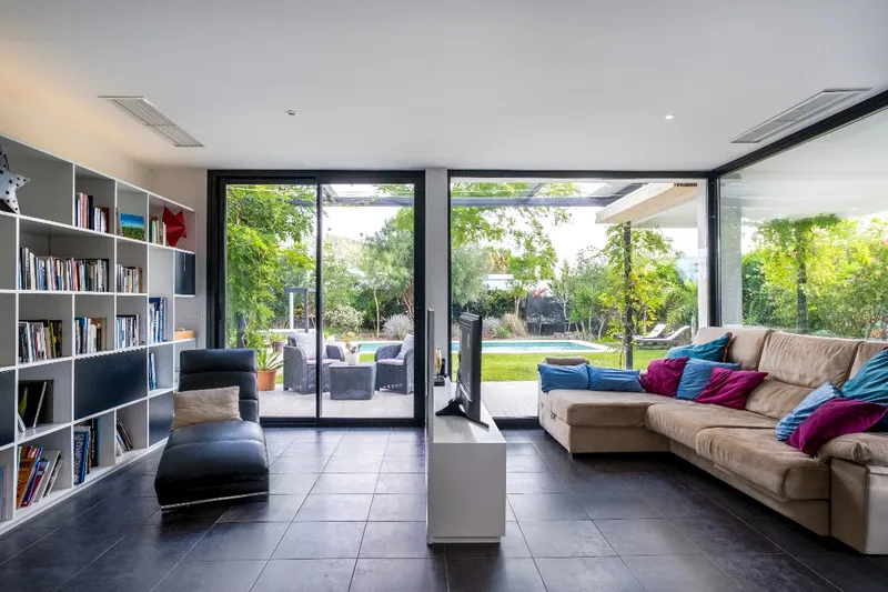 Elegant Modern Villa with Pool and Privacy in Crestatx, Near Pollença — photo 10