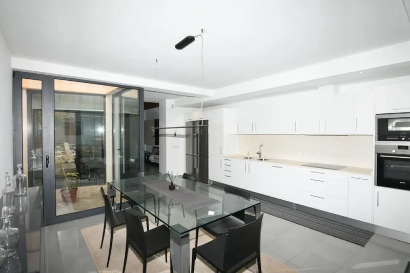 Central renovated 3-story town house in Llucmajor — photo 1
