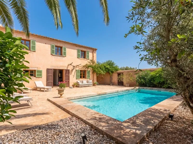 Charming Mediterranean-style house with garden in Es Llombards — photo 2