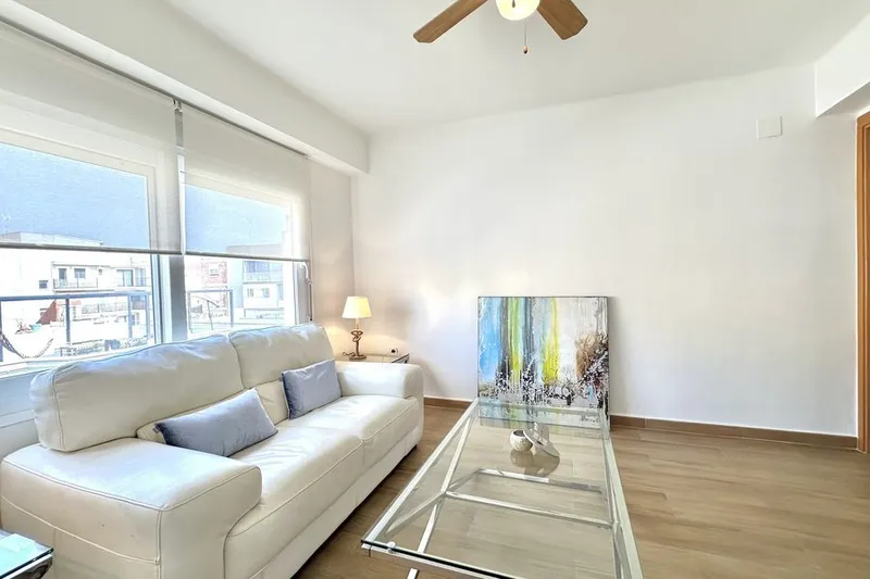 Renovated 2-bedroom flat close to the beach in Portixol — photo 1