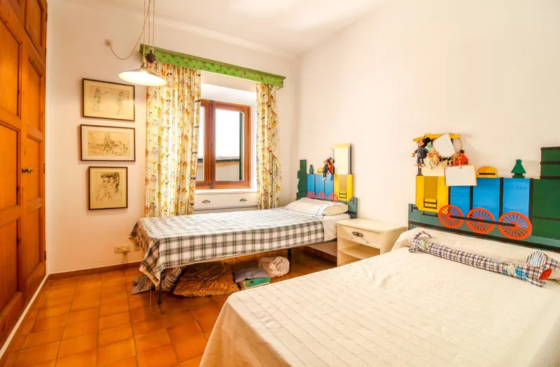 Six bedroom townhouse for sale in Pollensa old town — photo 12
