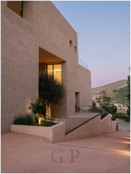 Real estate details — photo 3