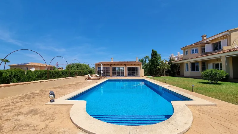 VE-JHRE034 – 5-bedroom family villa with tourist rental license, large garden and pool — photo 3