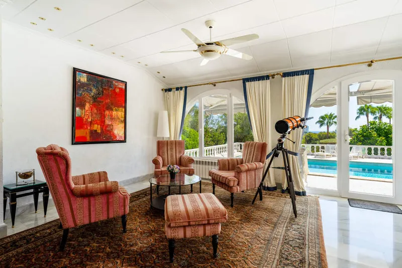 250m² Villa mit 5 Zimmern, Pool und Meerblick zu kaufen — photo 4
