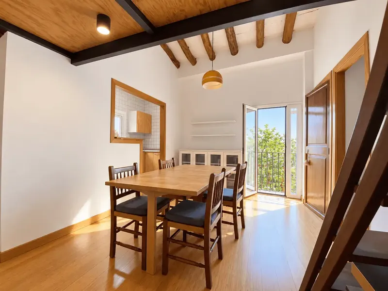In the heart of Palma's historic old town lies this charming penthouse. The property is located on the third floor of a building — photo 11