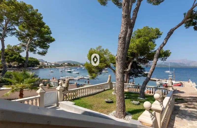 Inmoclaus presents an exclusive opportunity on the seafront. Two independent homes — ground floor and first floor with free ceiling — — photo 1