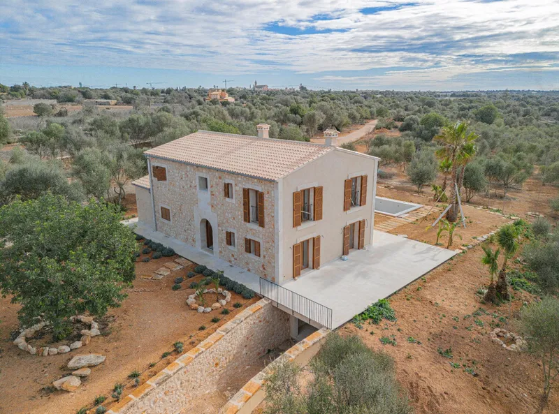 Renovated stone house — photo 3
