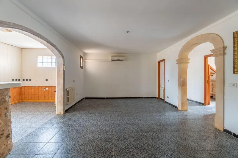 Traditional Mallorcan farmhouse in need of renovation — photo 11