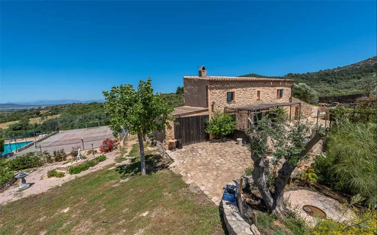 Renovated Finca near Son Macia with Holiday License and Tennis Court — F 40 — photo 1
