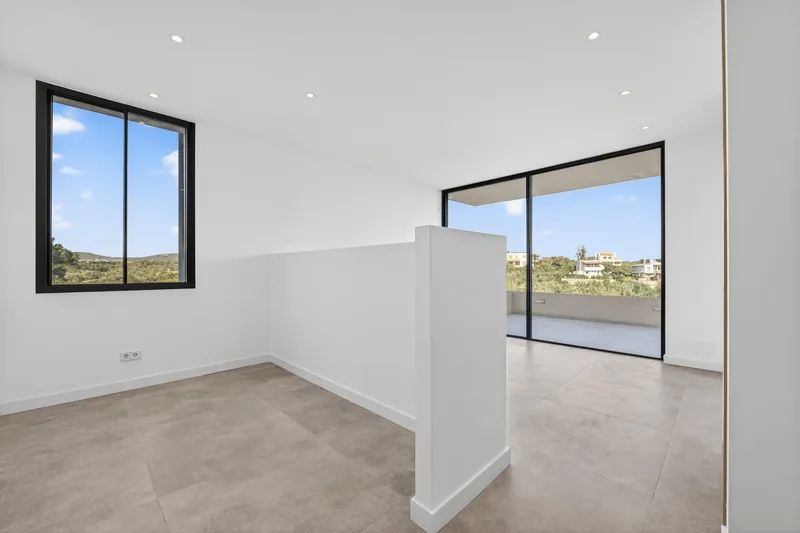 Contemporary villa with sweeping views close to Porto Petro harbor — photo 9