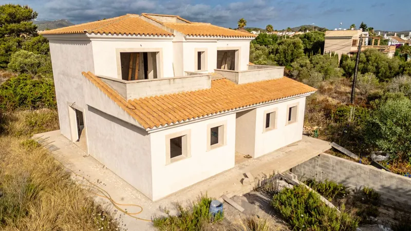 Contemporary villa in Cala Murada with privacy, spaciousness, great potential and project — photo 1