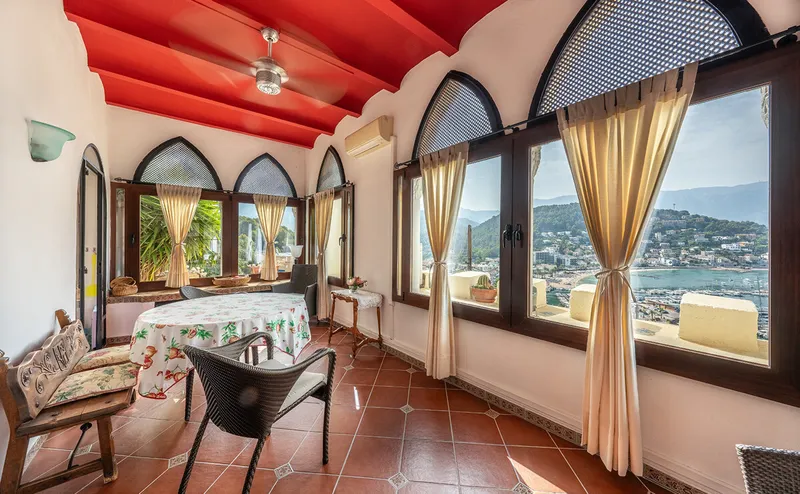 Large apartment with terrace and sea views — photo 7