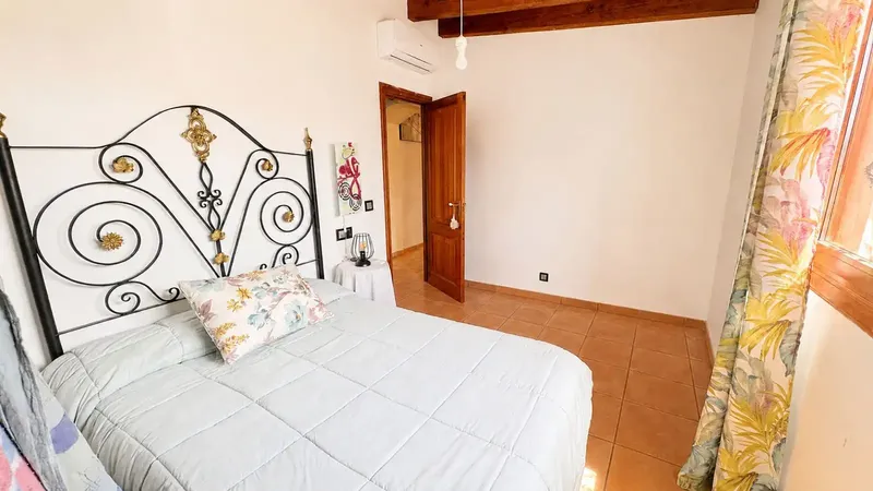 This quiet finca in Sa Pobla with 183 m2 of usable space on a plot of approx. 13,000 m2, is located in a very private area — photo 12