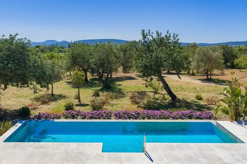 This impressive new villa will occupy a plot of about 15,000m2 with wonderful panoramic views of the surroundings and is offered for — photo 5