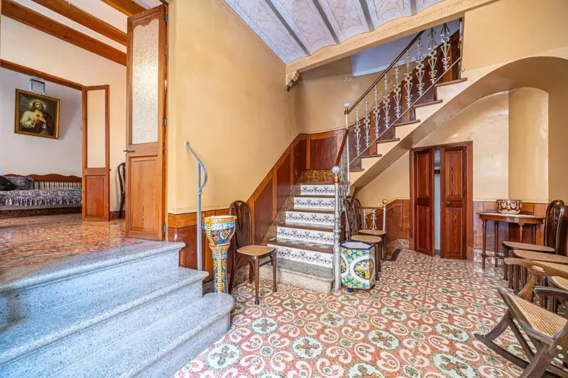 It is a 4-storey house with basement with endless possibilities — photo 7